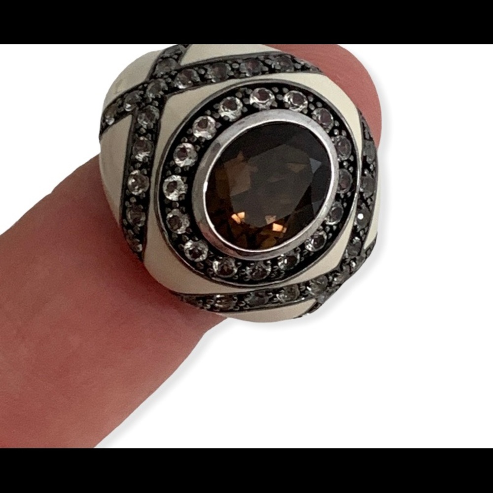 Yanes Young ring